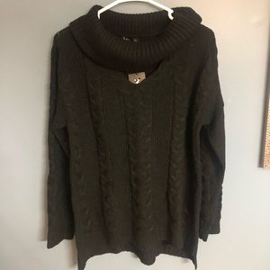 NanaMacs cable knit sweater